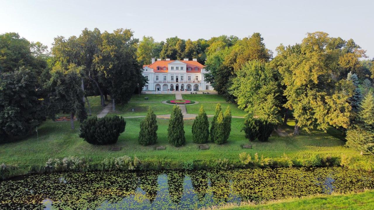 Hotel Dwor Zbozenna Przysucha Exterior foto