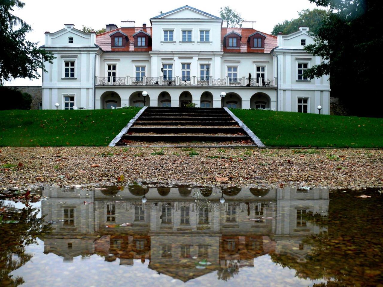 Hotel Dwor Zbozenna Przysucha Exterior foto